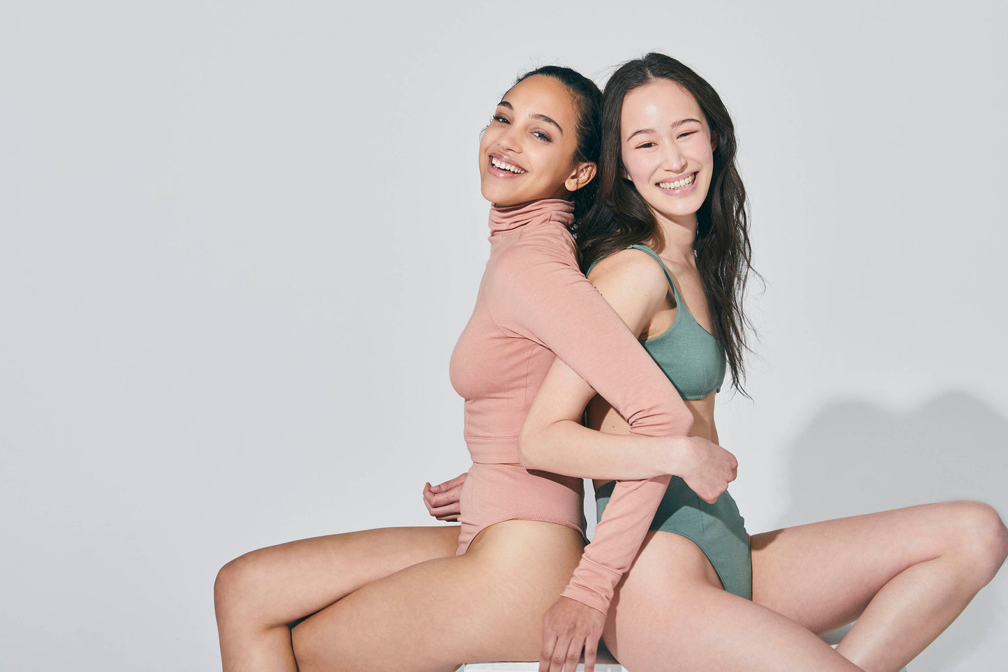 Turtle neck long sleeve top<br> NUDE